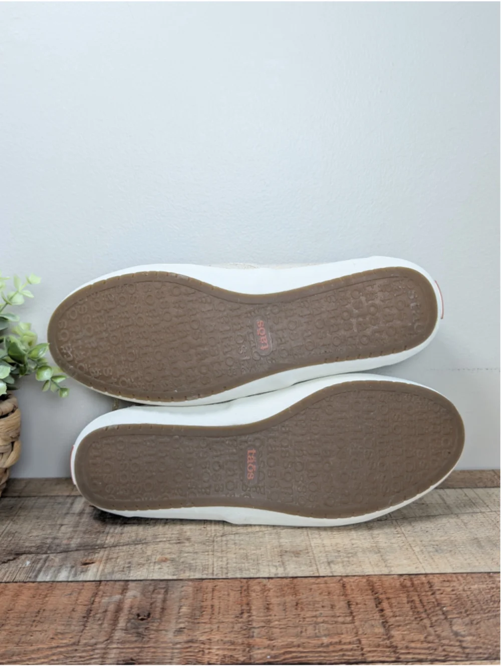 Taos 9.5 Dandy Natural Hemp Slip On Flats Shoes Lightweight Sneakers Cream Beige